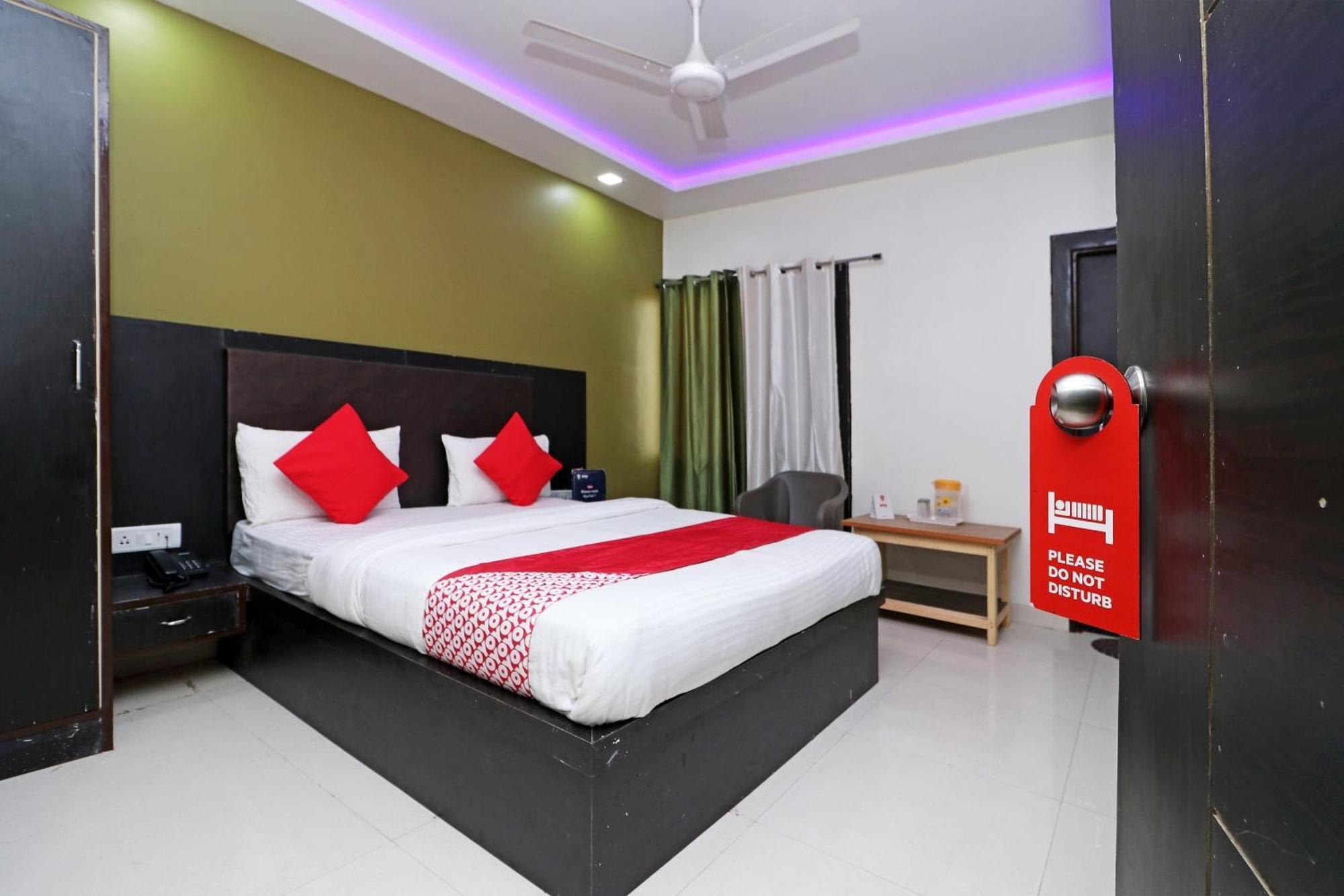 Oyo Hotel The Orient Tree Agra  Esterno foto